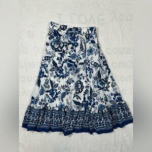 SHEIN Blue and White Floral Midi Skirt Size Medium NWOT